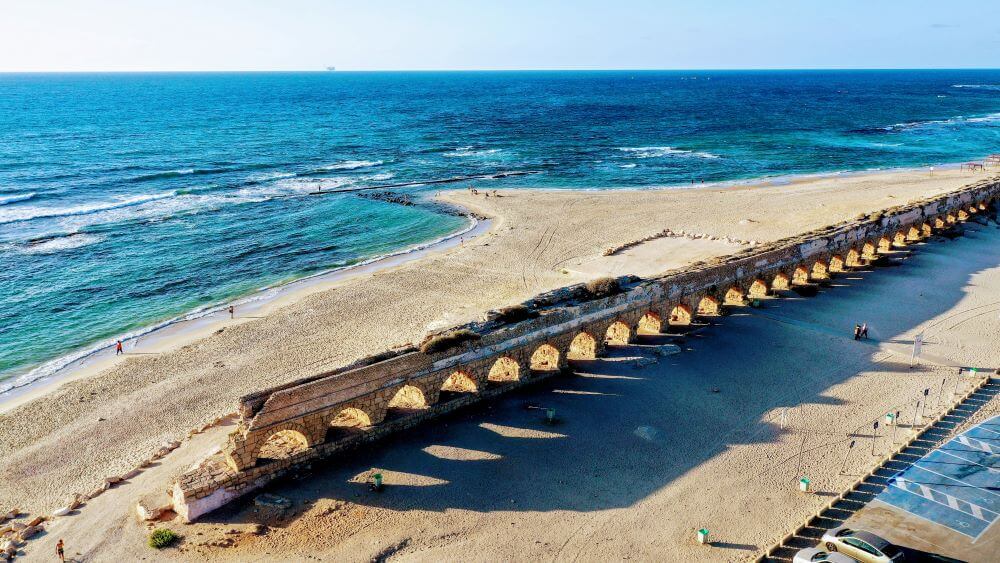 אקוודוקט - חוף הקשתות בקיסריה- החברה לפיתוח קיסריה
